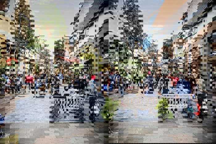 Shuttle service to Maasmechelen Village – Outlet shopping